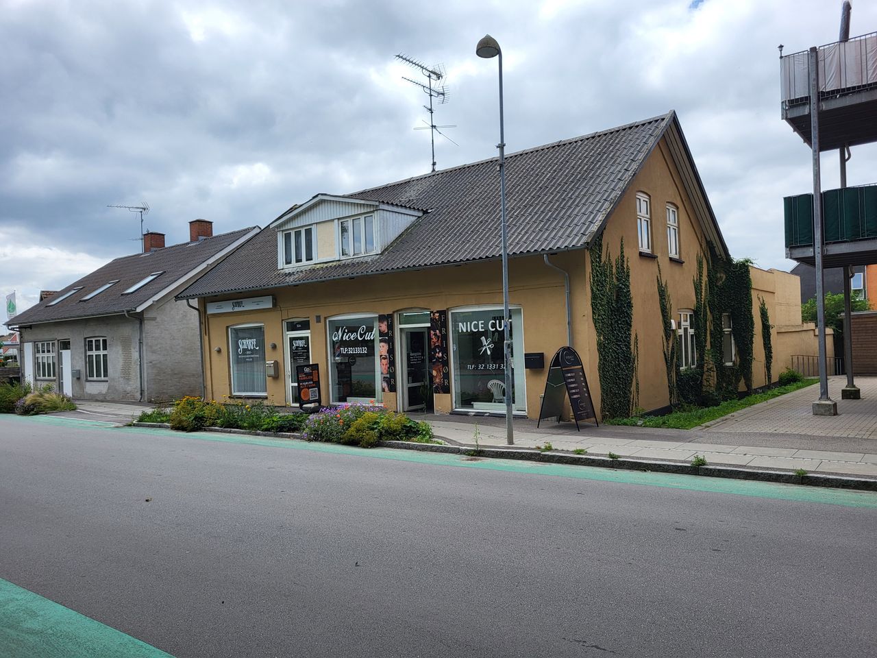 image 02